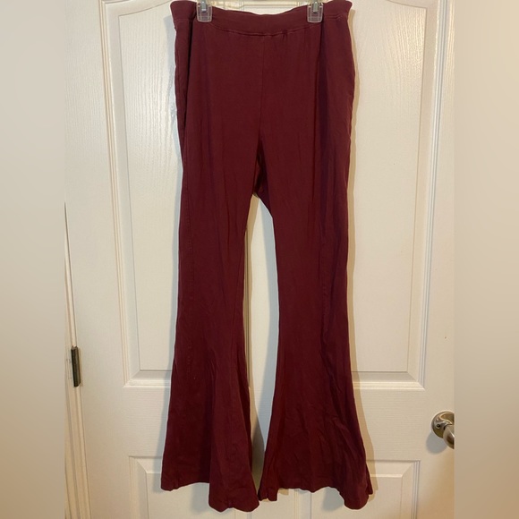 ✨🖤 bootleg leggings - Picture 2 of 4